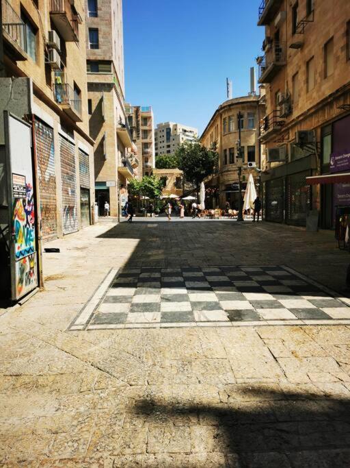 Stunning Apartment Located In The Heart Of The City Center, Close To A Synagogue, Train Station, Mahane Yehuda Market, Etc. Jerusalem Exterior foto